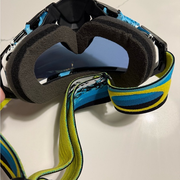 Stylish Multicolor Ski Goggles Oakley